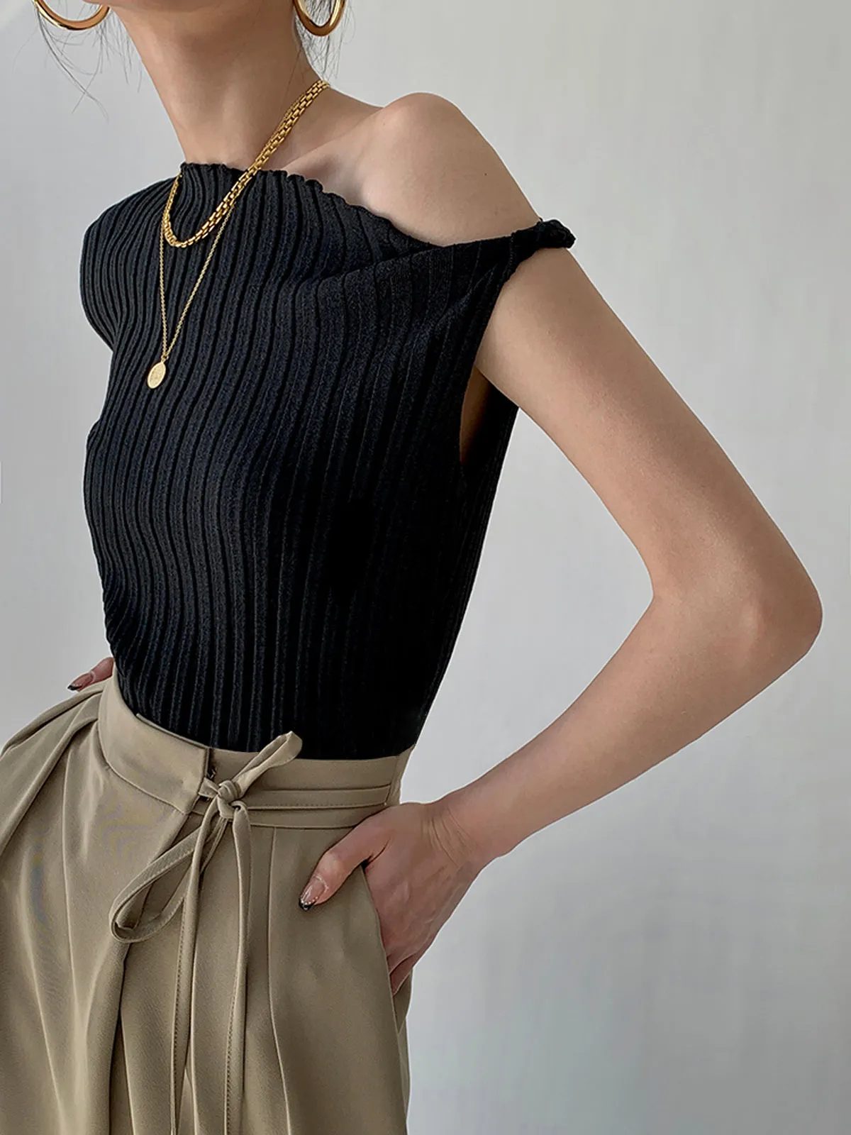 Asymmetrical Neck One Shoulder Off Knit Top sold by COMMENSE product image thumbnail 5