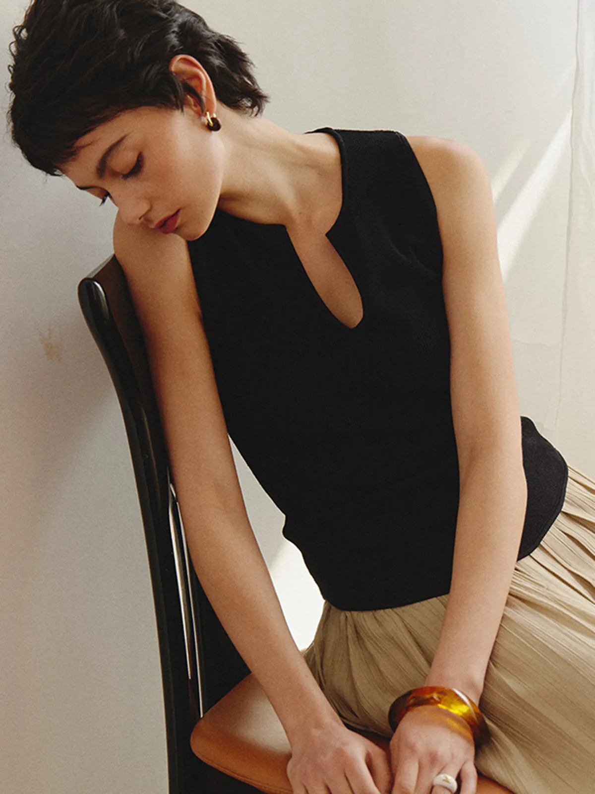 Keyhole Neckline Sweater Vest sold by COMMENSE product image thumbnail 3