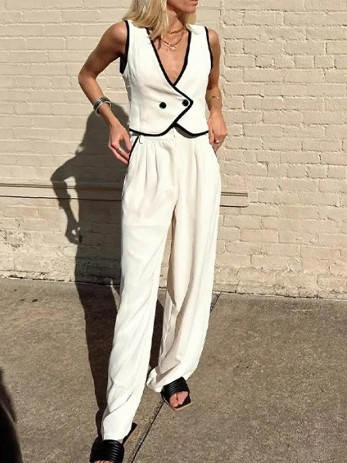 Contrast Binding Asymmetrical Casual Pants sold by COMMENSE product image thumbnail 2