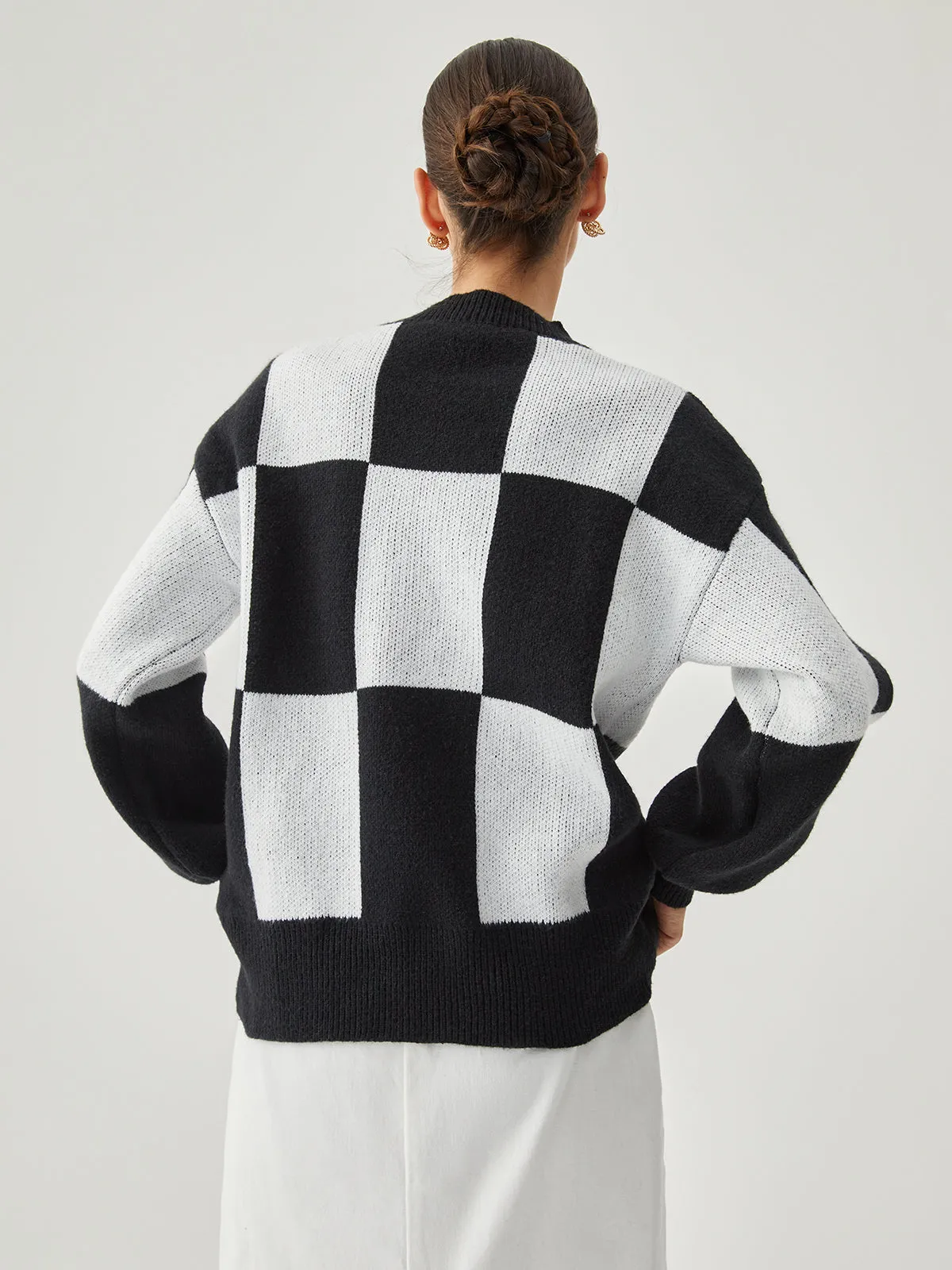Checkered Contrast Color Crew Neck Sweater sold by COMMENSE product image thumbnail 3