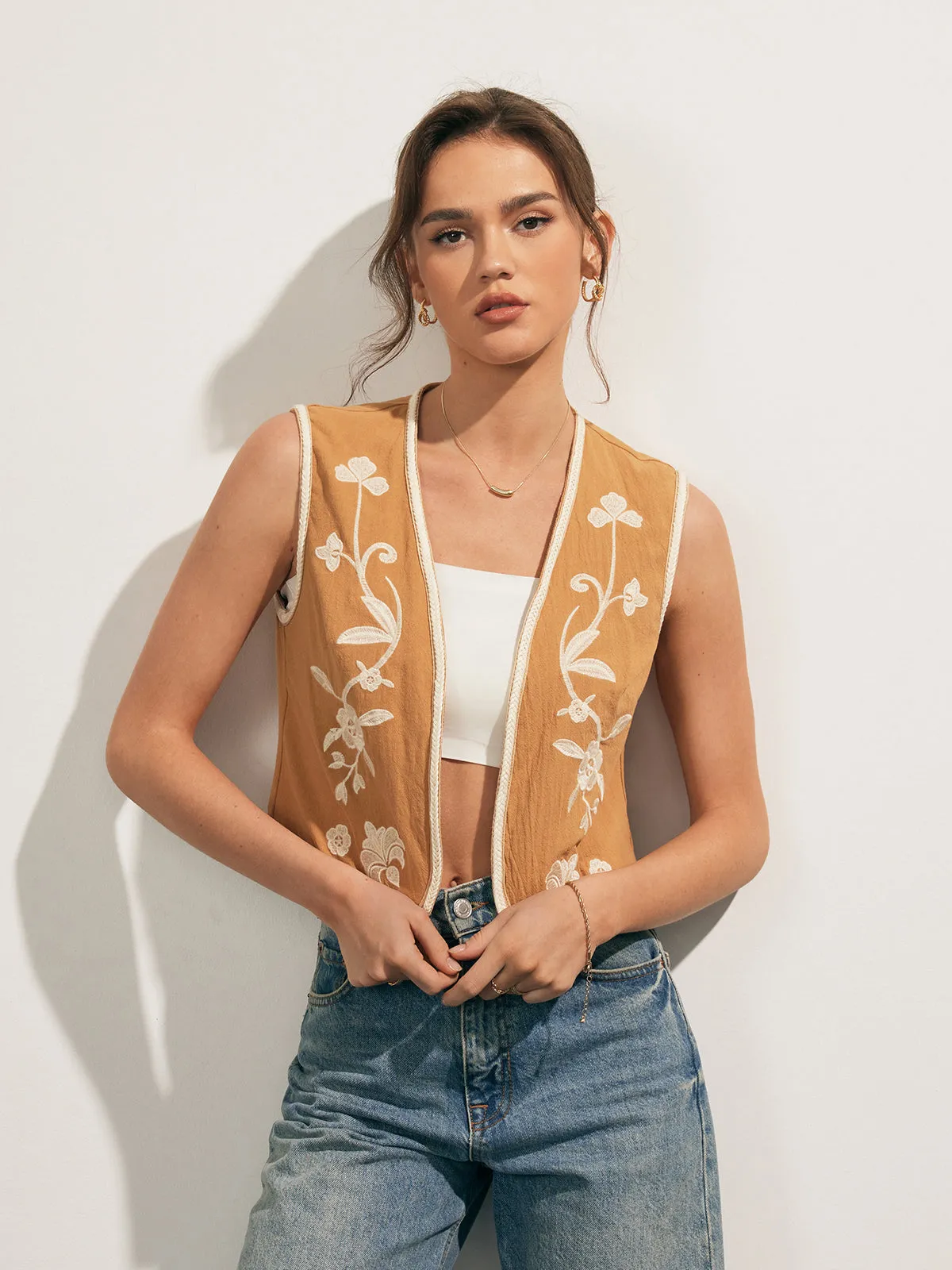 Floral Contrasting Vest sold by COMMENSE product image thumbnail 4