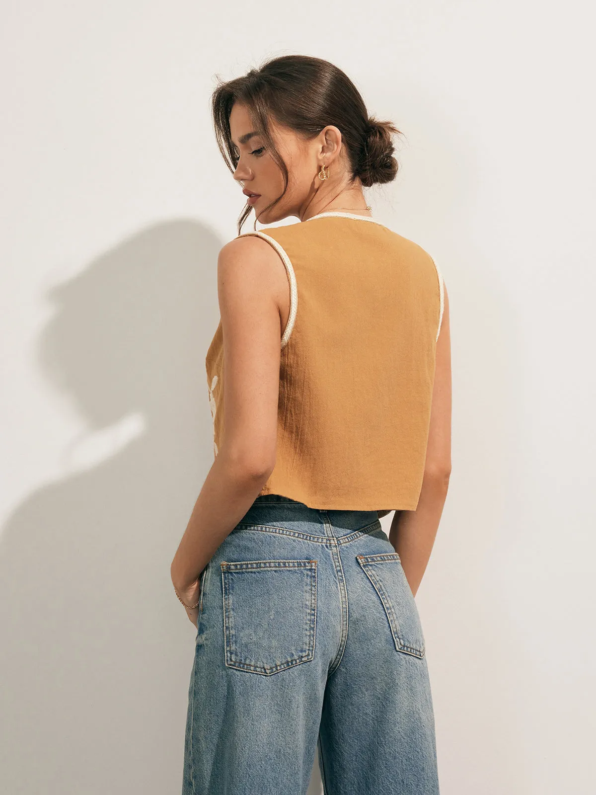 Floral Contrasting Vest sold by COMMENSE product image thumbnail 5