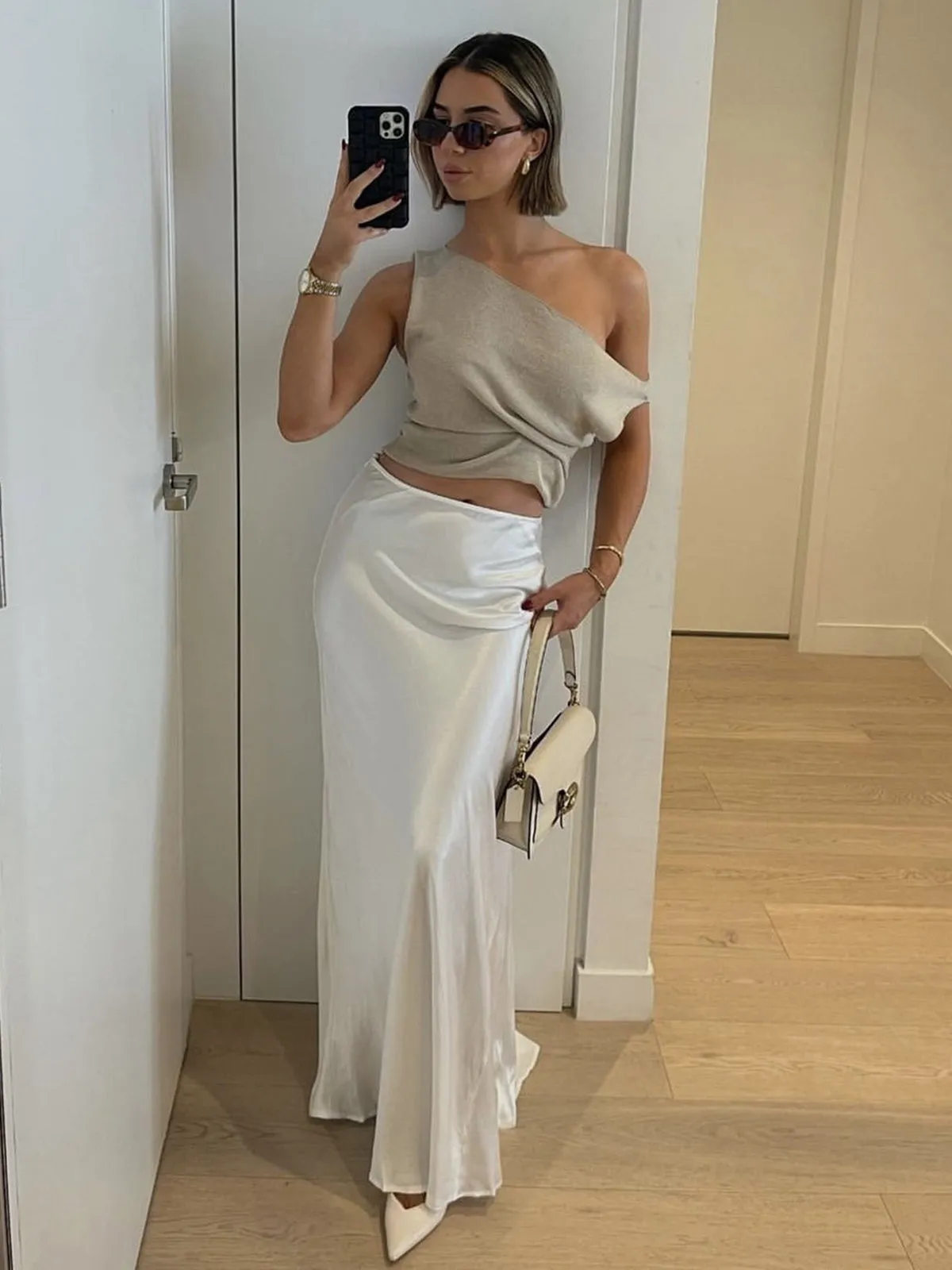 Solid Asymmetrical Neck Sweater Vest sold by COMMENSE product image thumbnail 3