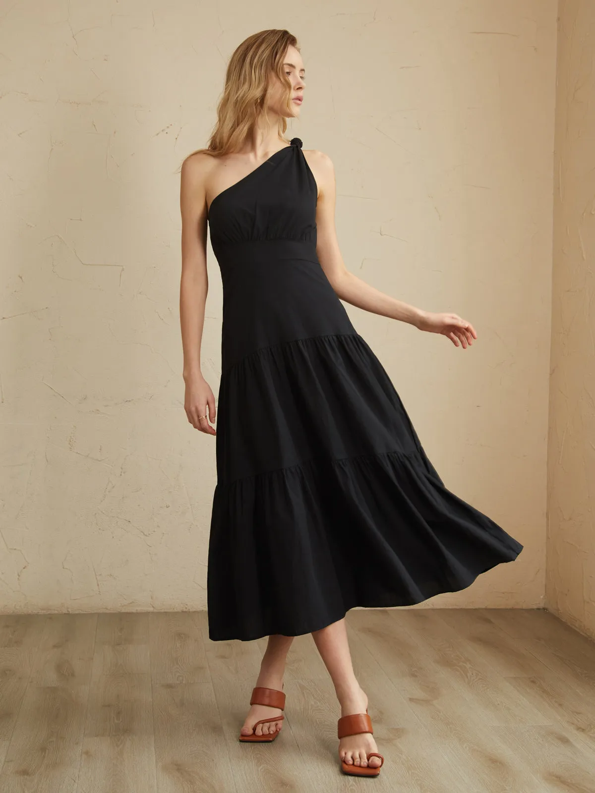 Asymmetric Shoulder Knotted Midi Dress sold by COMMENSE product image thumbnail 3