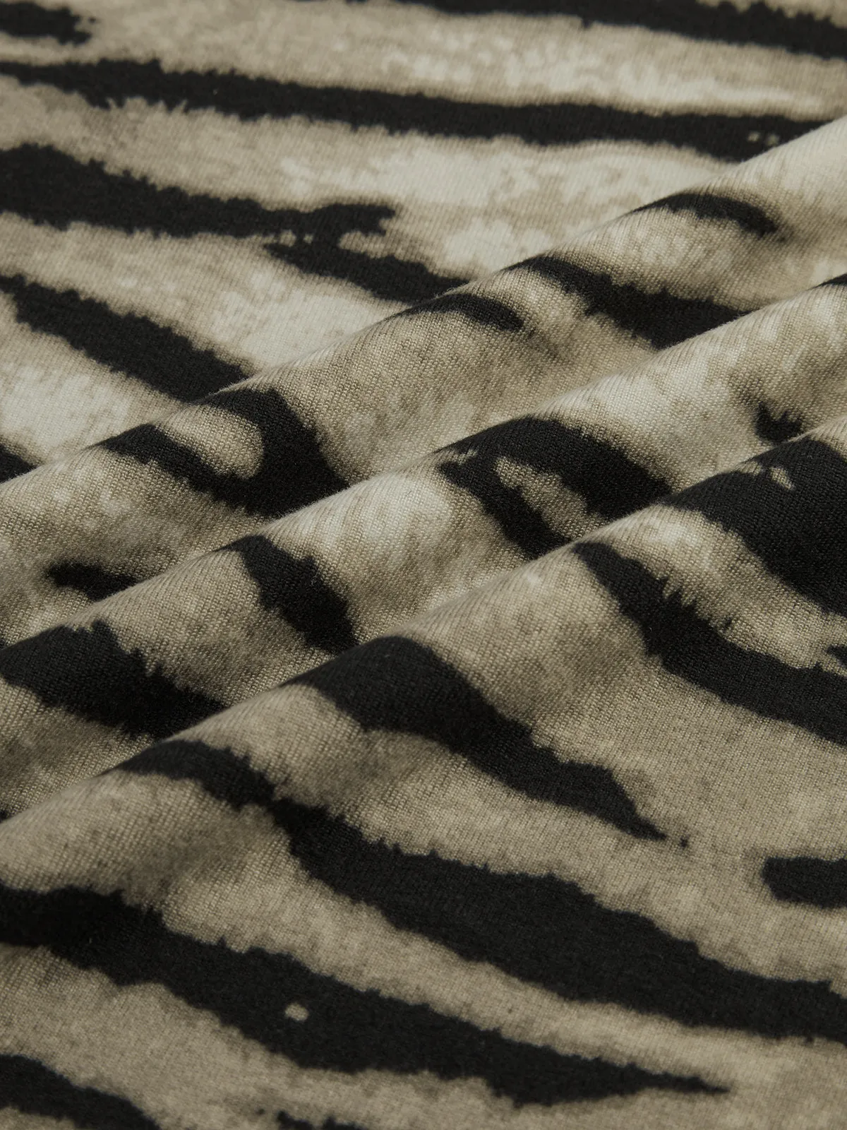 Tiger Pattern High Waist Skirt sold by COMMENSE product image thumbnail 4