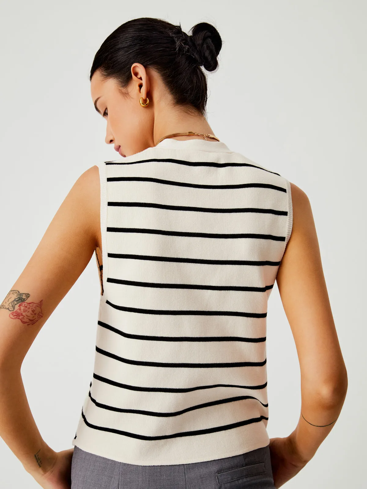 Effortless Stripe Vest sold by COMMENSE product image thumbnail 3
