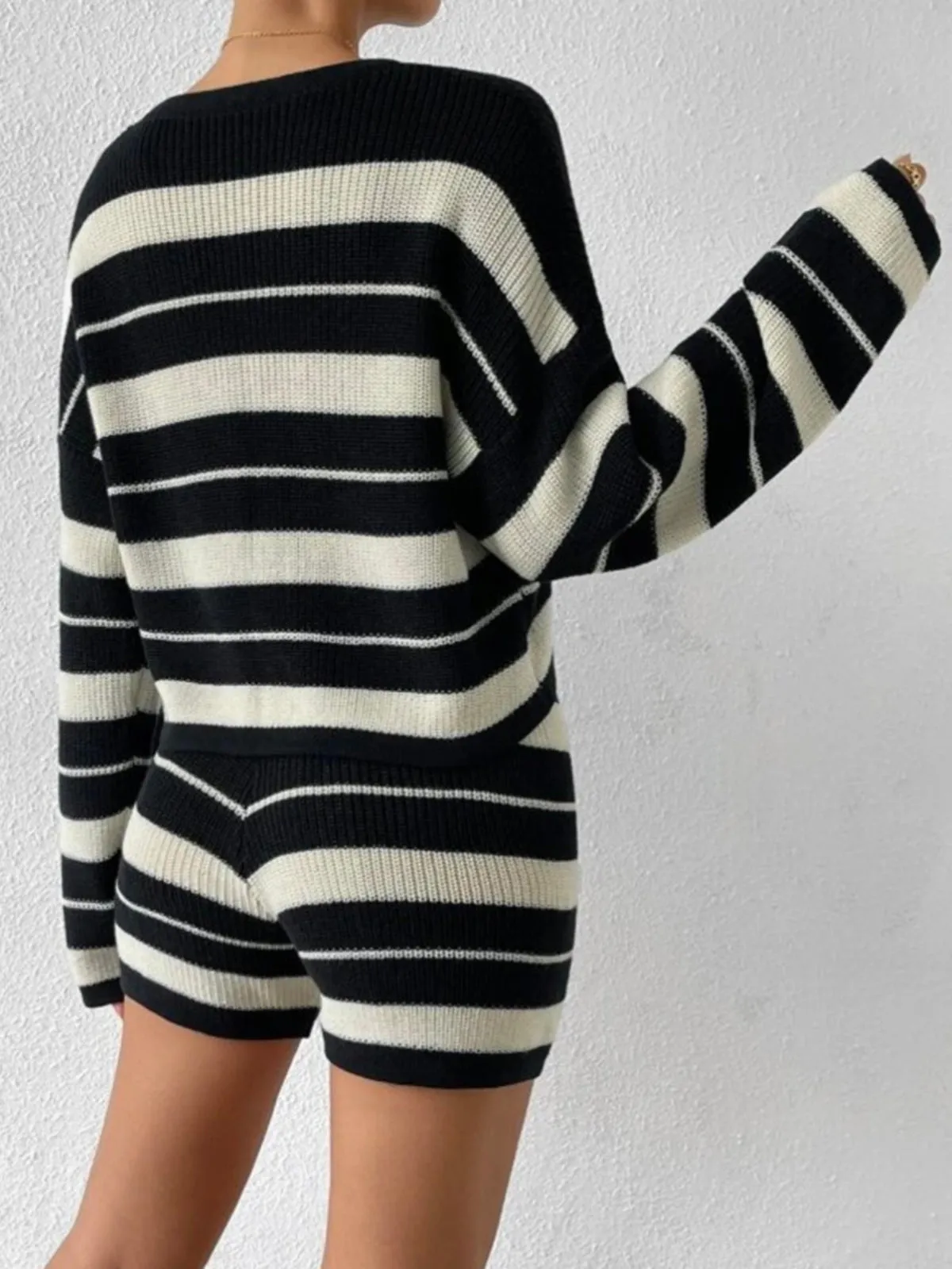 Two Tone Striped Knit Two Pieces Shorts Set sold by COMMENSE product image thumbnail 4