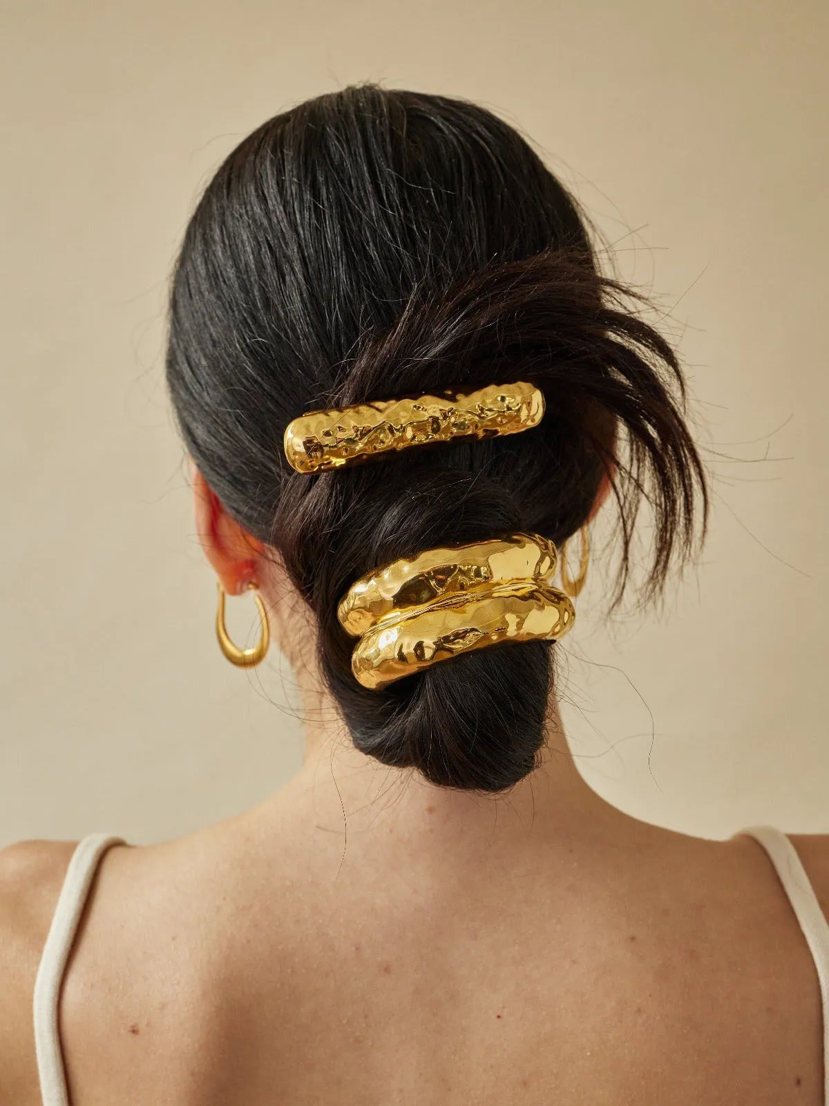 Smooth U-Shaped Black Rubber Band sold by COMMENSE