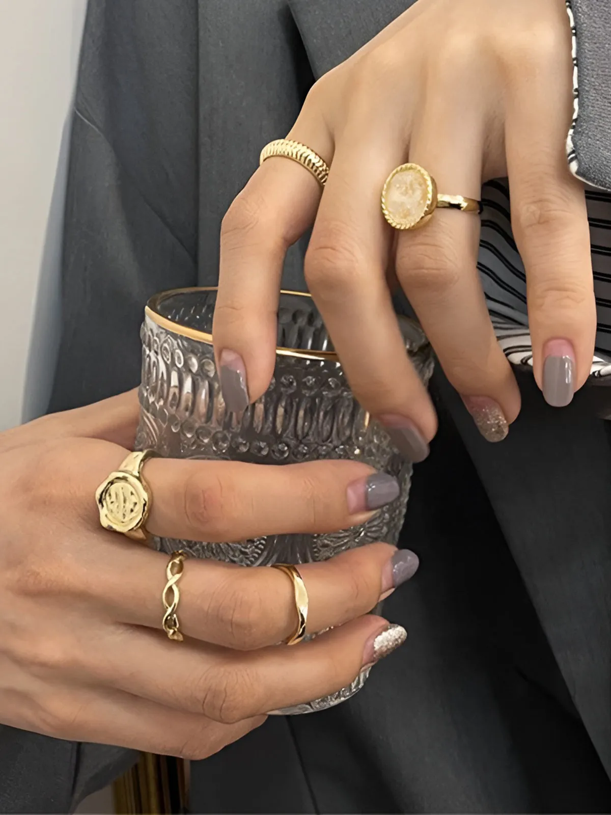 5pcs High-End Golden Hoop Ring sold by COMMENSE product image thumbnail 3