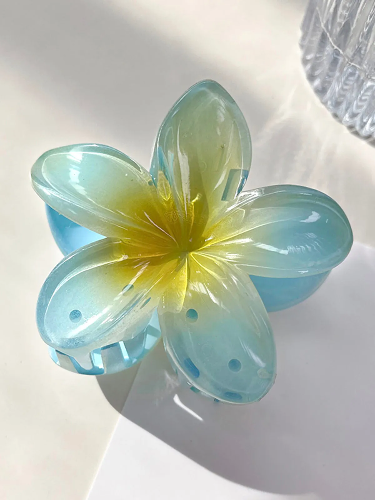 Trendy Colorful Resin Flower Hair Clip sold by COMMENSE product image thumbnail 4