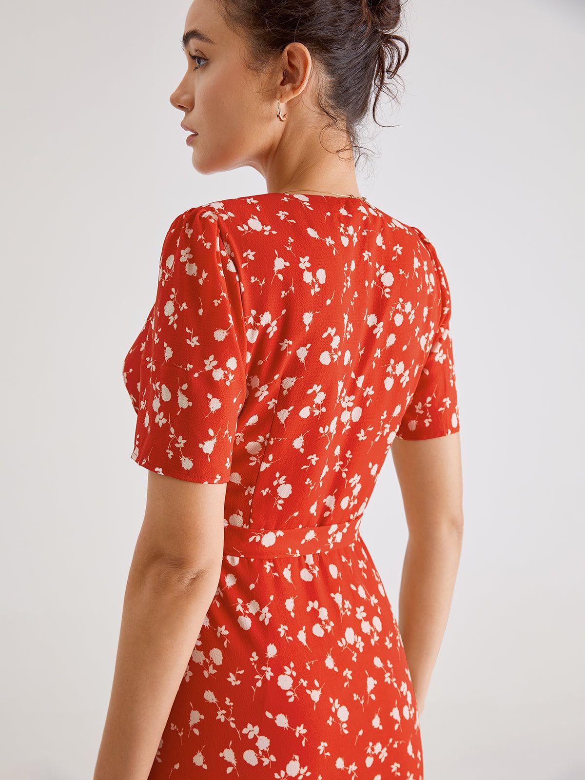 Short Sleeve Light Floral Contrast Midi Slit Dress sold by COMMENSE product image thumbnail 6