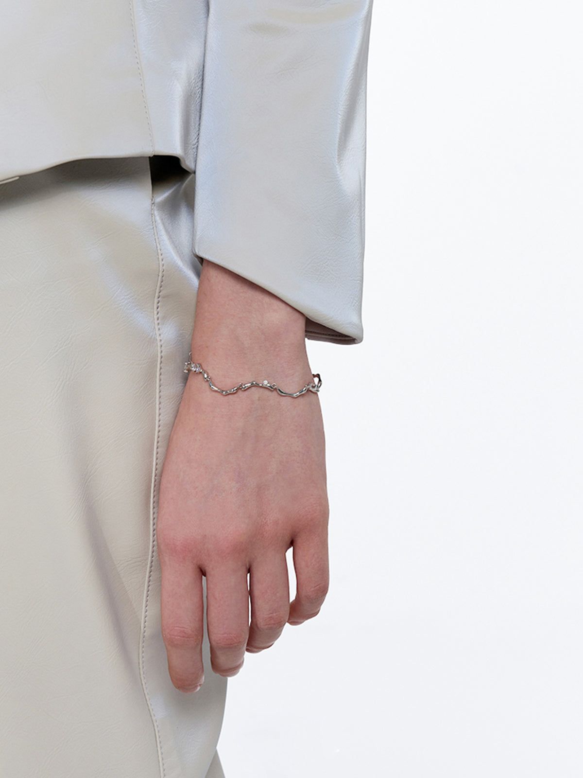 Star Fantasy Wavy Bracelet sold by COMMENSE product image thumbnail 2