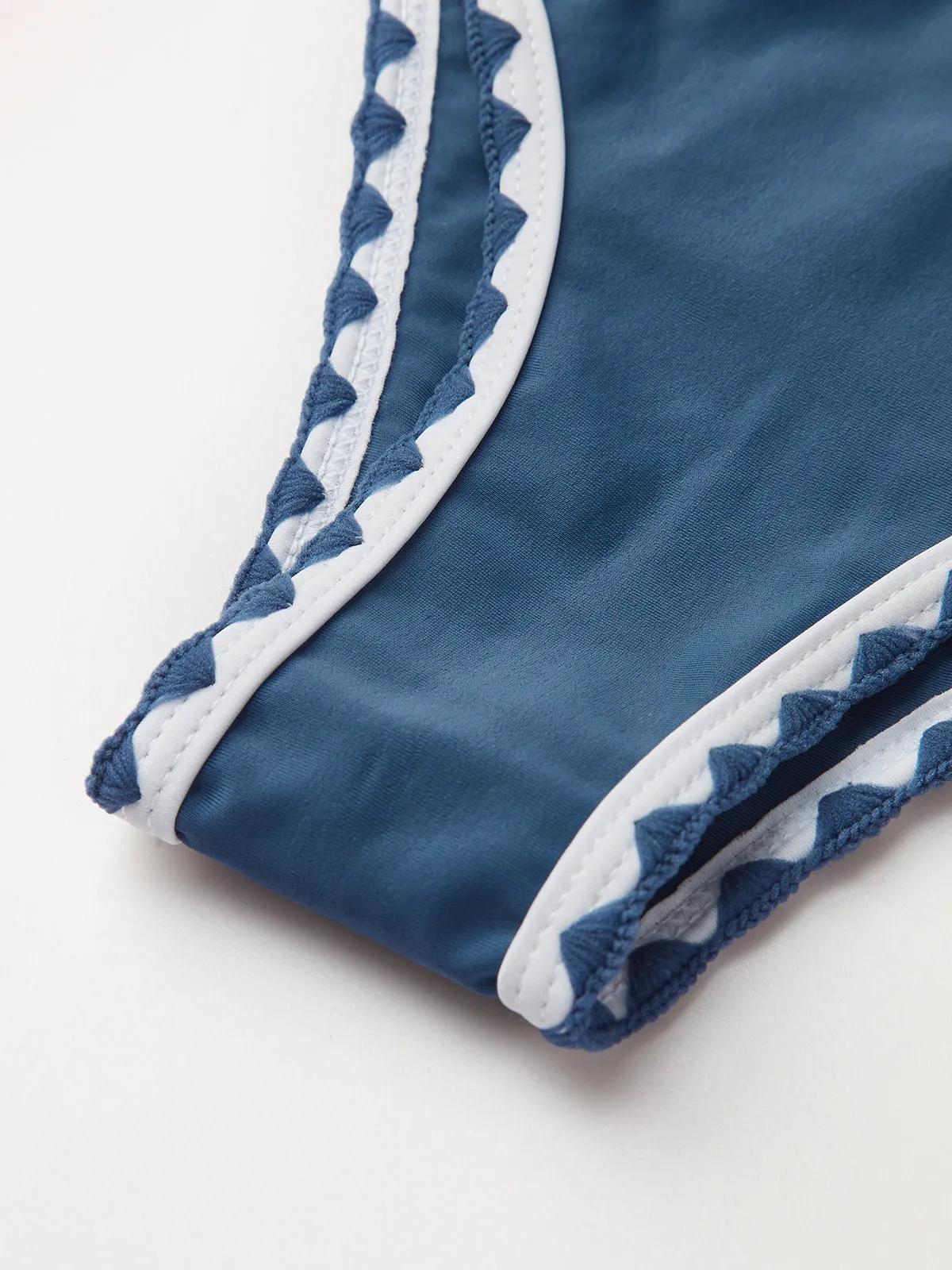 Contrast Trim Knotted Bikini Set sold by COMMENSE product image thumbnail 4