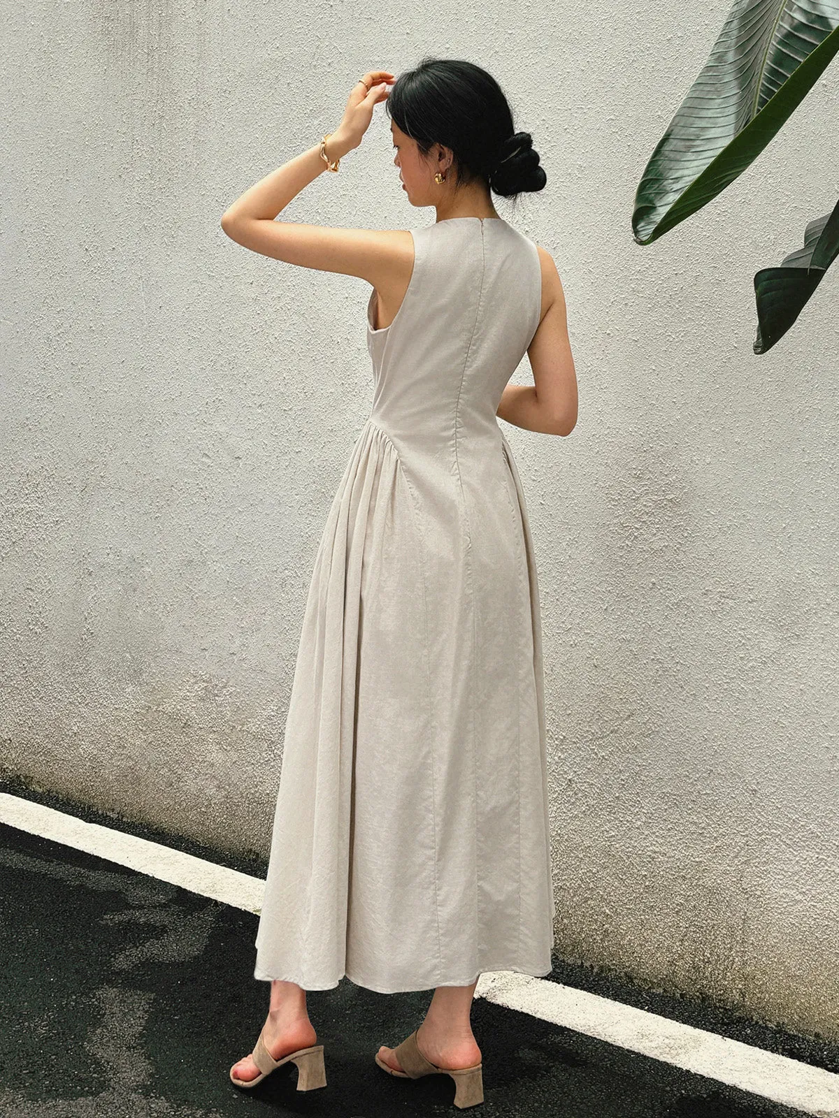 Cotton & Linen Pleated Cutout Long Dress sold by COMMENSE product image thumbnail 5