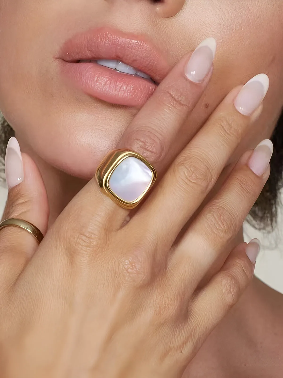 Square Shell Signet Ring sold by COMMENSE product image thumbnail 2