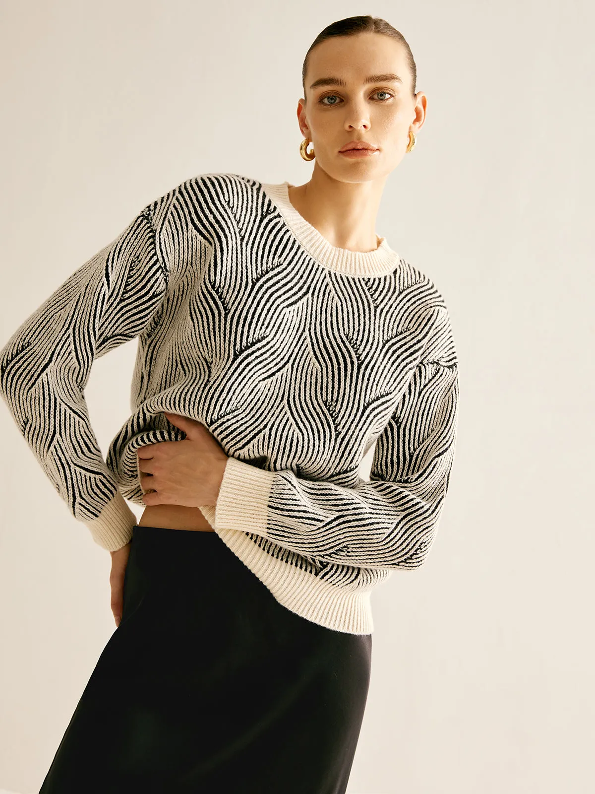 Crew Neck Two Tone Sweater sold by COMMENSE product image thumbnail 3