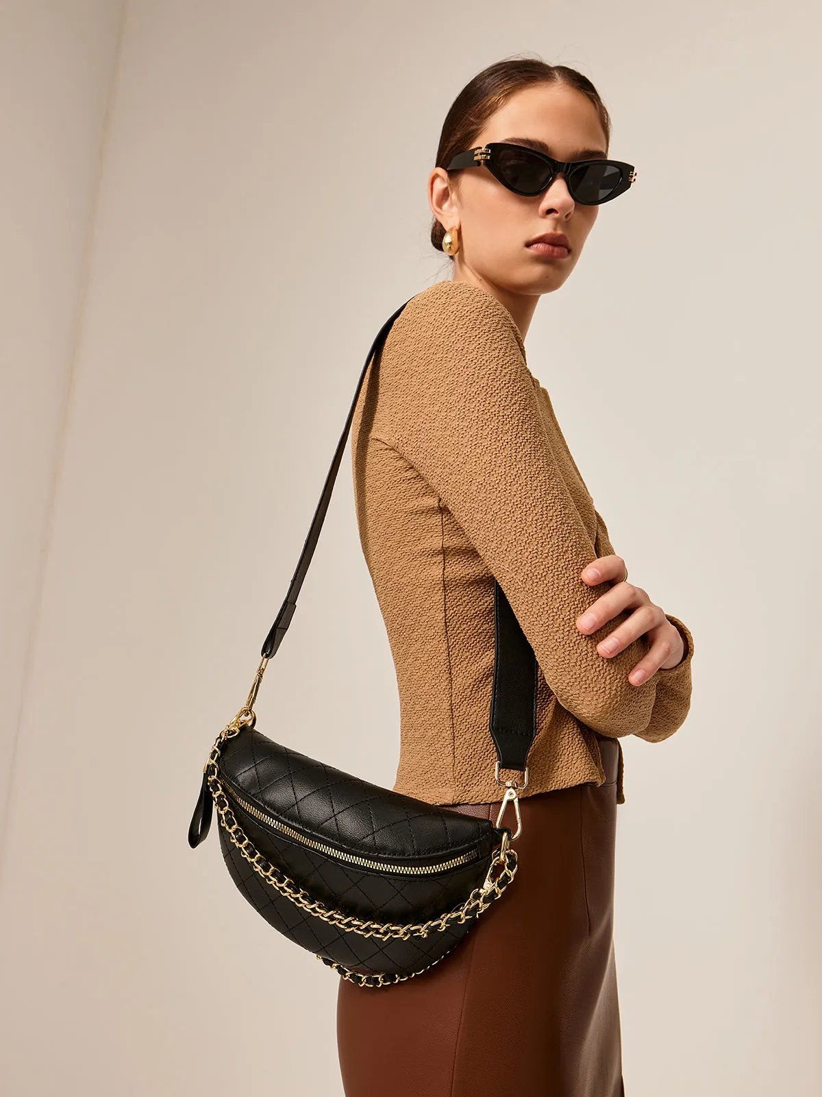 Chain Decor Zipper Shoulder Bag sold by COMMENSE product image thumbnail 3