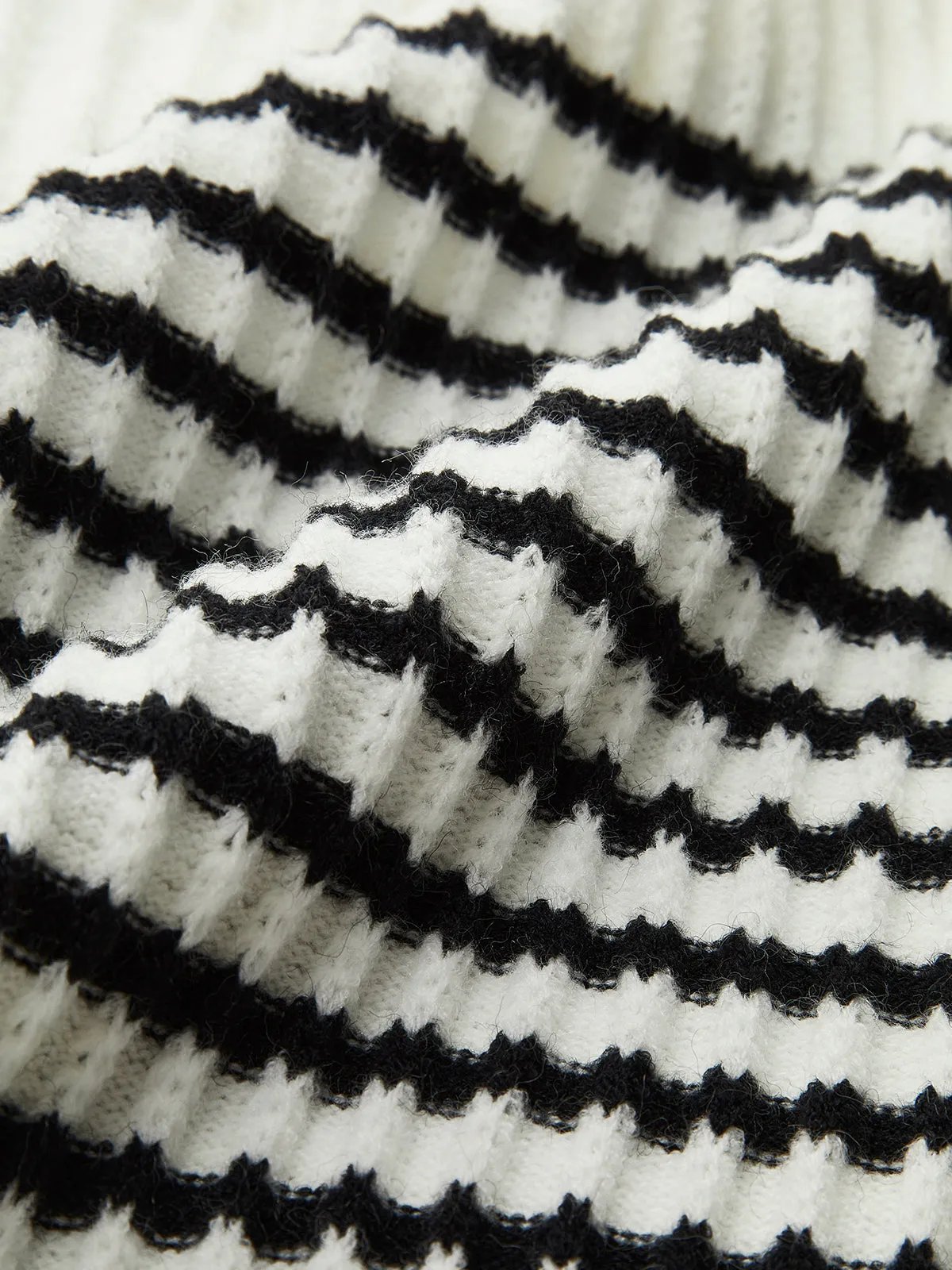 Stripe Panel Sweater Vest sold by COMMENSE product image thumbnail 4