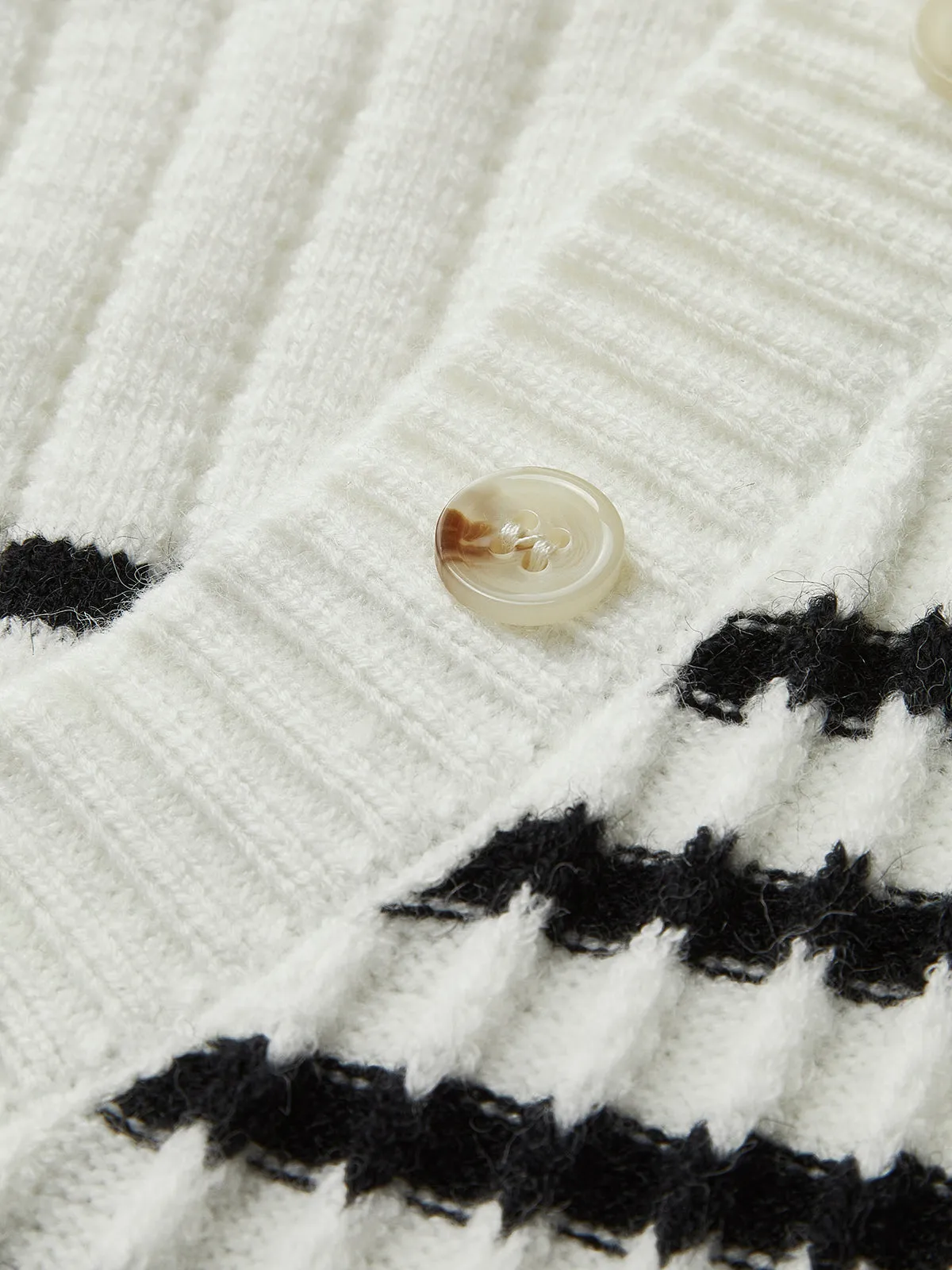 Stripe Panel Sweater Vest sold by COMMENSE product image thumbnail 3