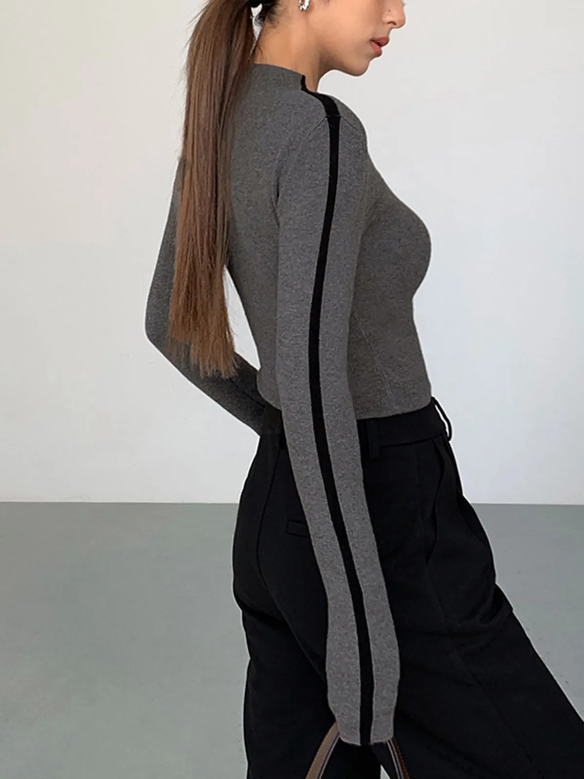 Round Neck Contrast Trim Slim Knit Top sold by COMMENSE product image thumbnail 3