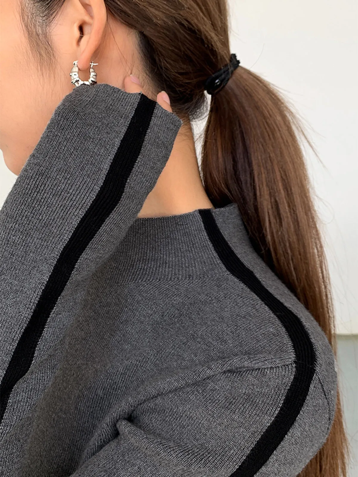 Round Neck Contrast Trim Slim Knit Top sold by COMMENSE product image thumbnail 4