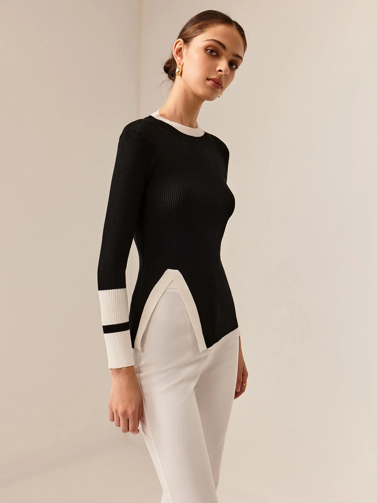 Contrast Trim Slit Stretch Knit Top sold by COMMENSE