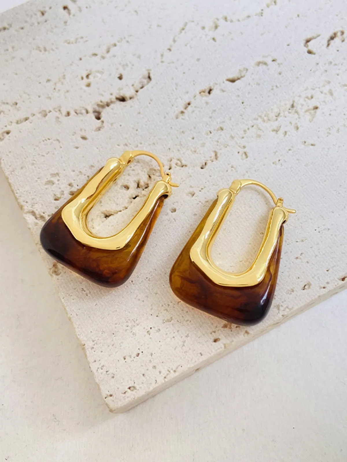 U-Shape Amber Hoop Earrings sold by COMMENSE product image thumbnail 3