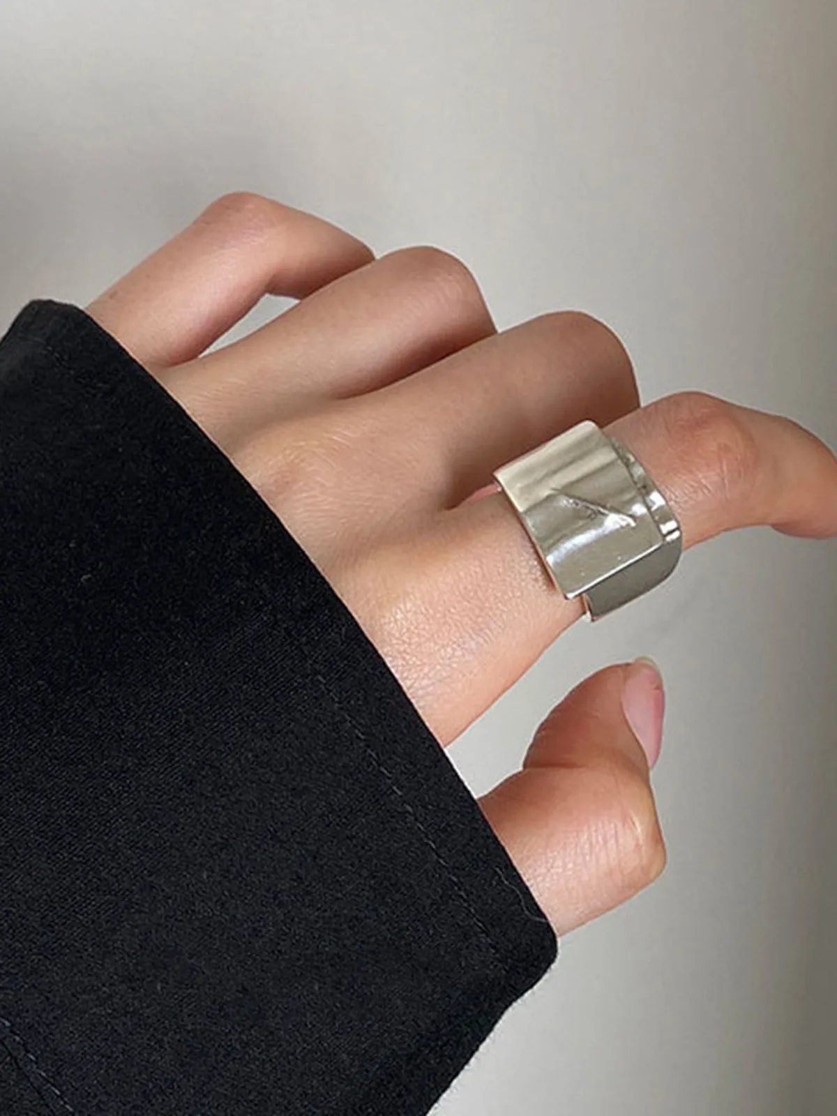 Minimalist Tunnel Open Ring sold by COMMENSE product image thumbnail 3