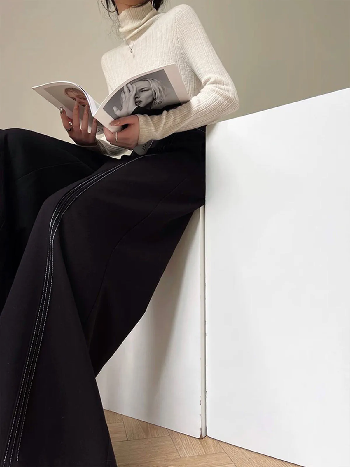 Contrast Bars Wide-Leg Flare Pants sold by COMMENSE product image thumbnail 3