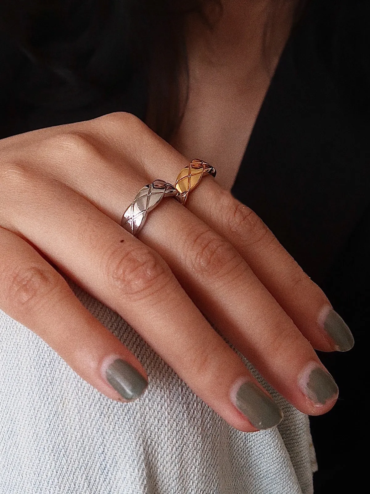 Rhombic Pattern Tunnel Ring sold by COMMENSE product image thumbnail 3