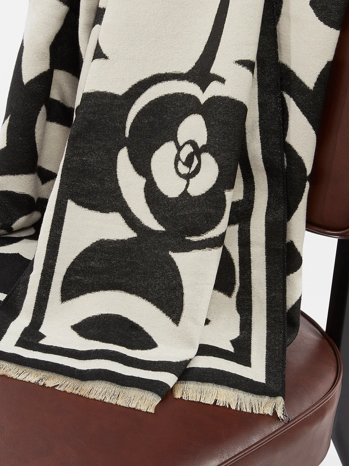 Vintage Floral Tassel Scarf sold by COMMENSE product image thumbnail 4