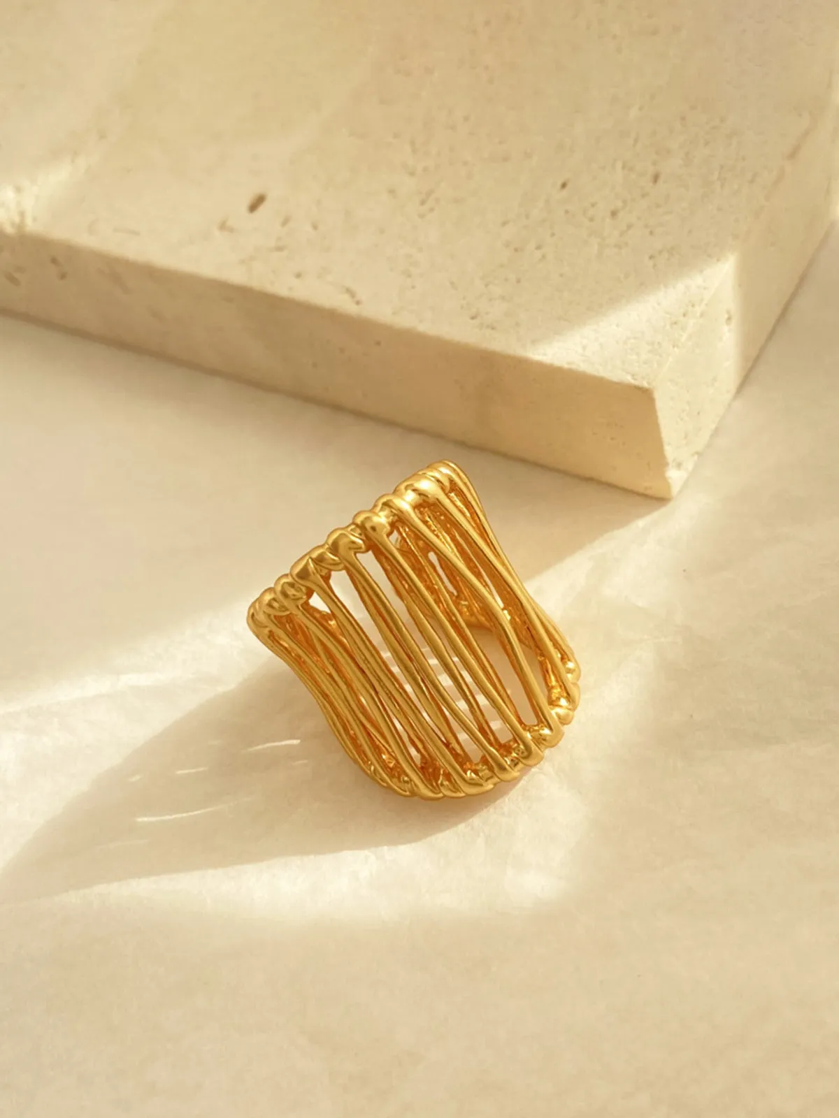 C-Shape Golden Fence Open Ring sold by COMMENSE product image thumbnail 2