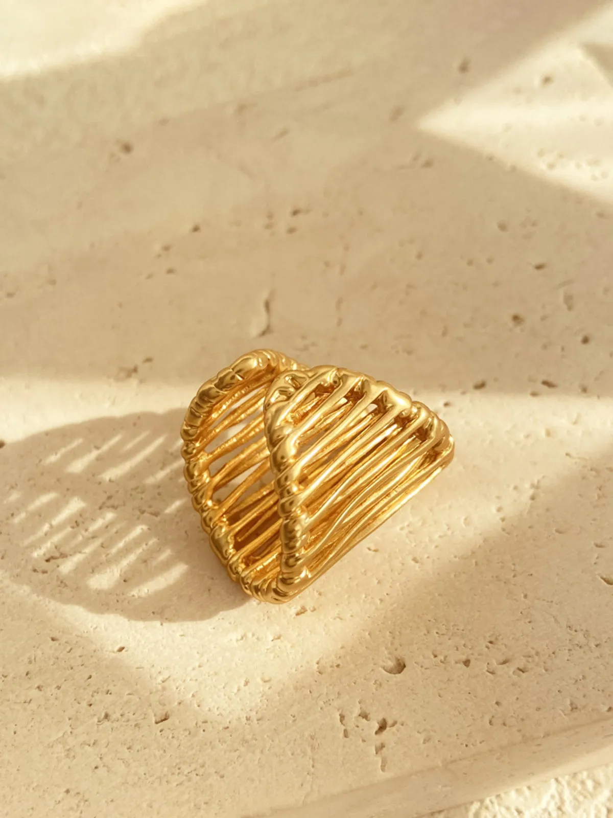 C-Shape Golden Fence Open Ring sold by COMMENSE product image thumbnail 3