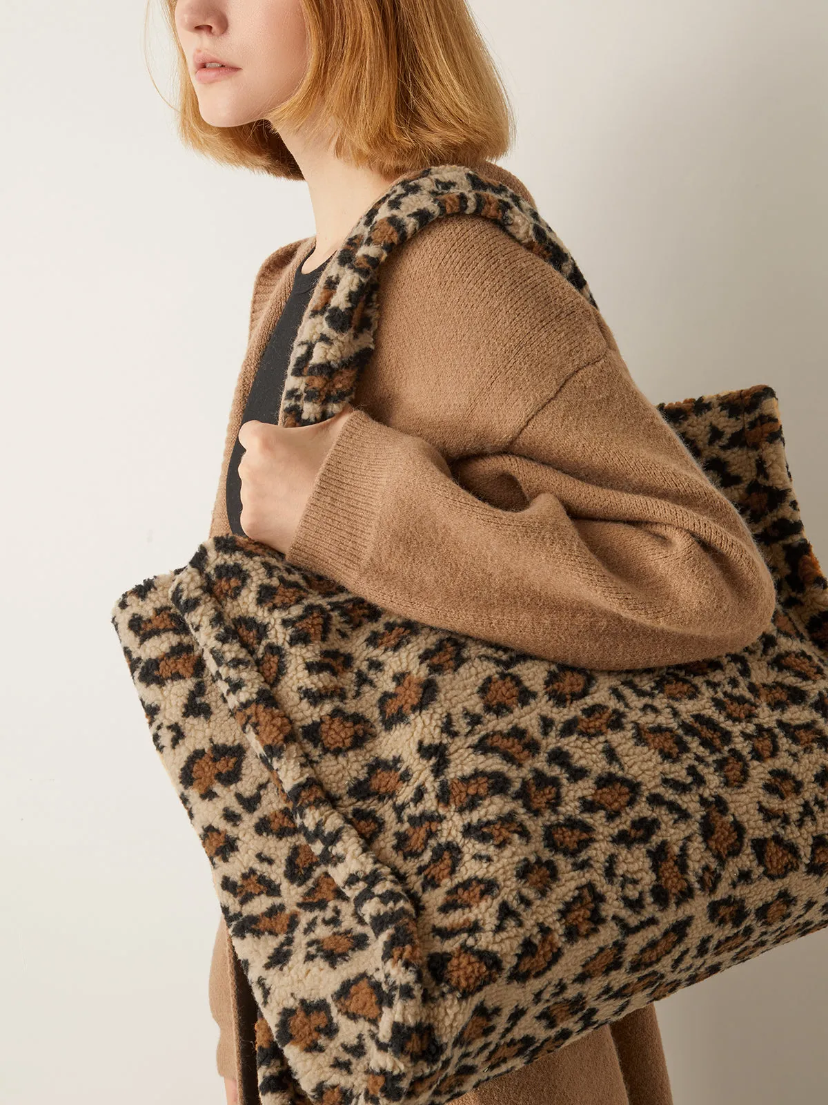 Leopard Printed Fuzzy Shoulder Bag sold by COMMENSE product image thumbnail 3