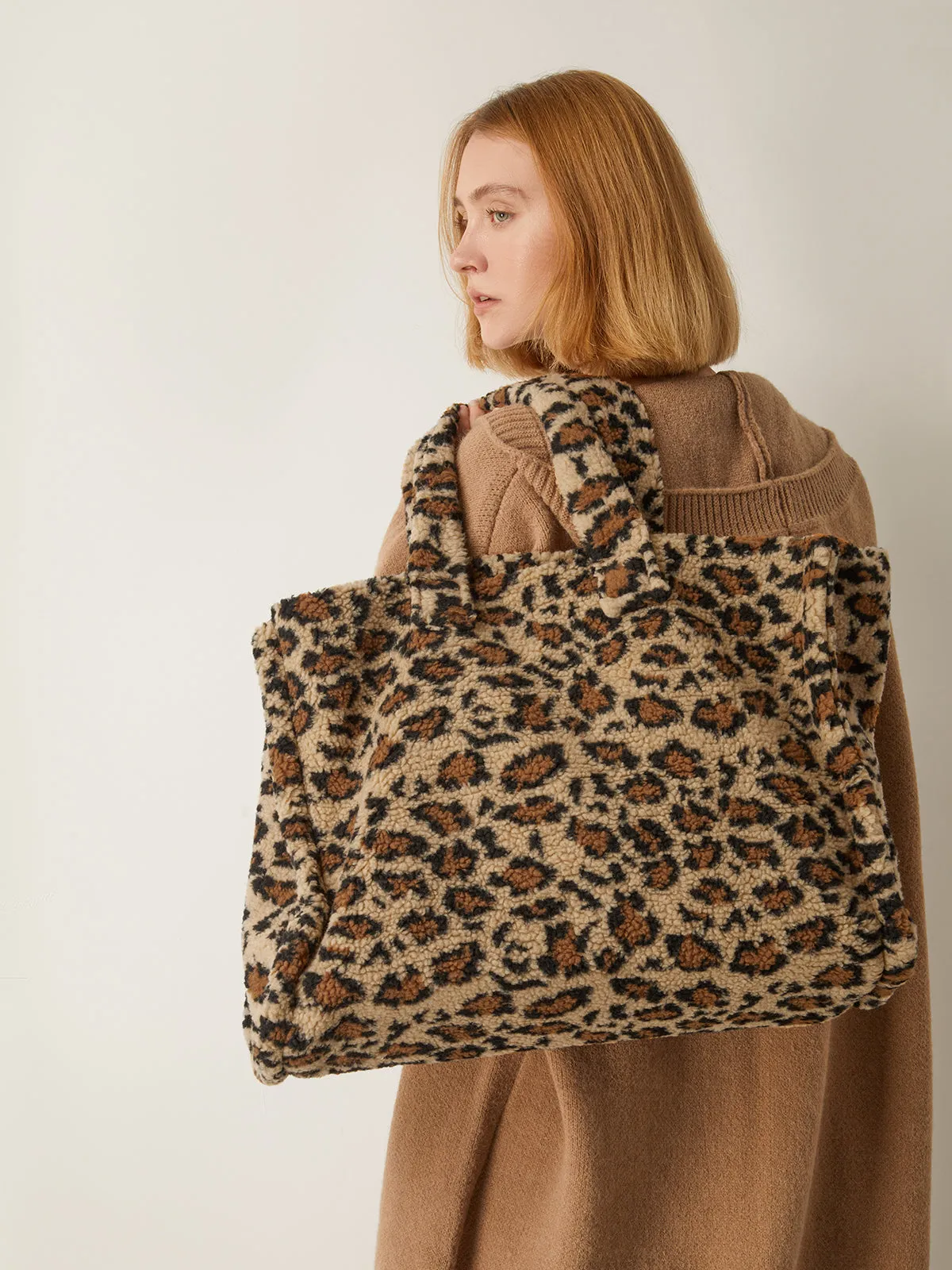 Leopard Printed Fuzzy Shoulder Bag sold by COMMENSE product image thumbnail 5