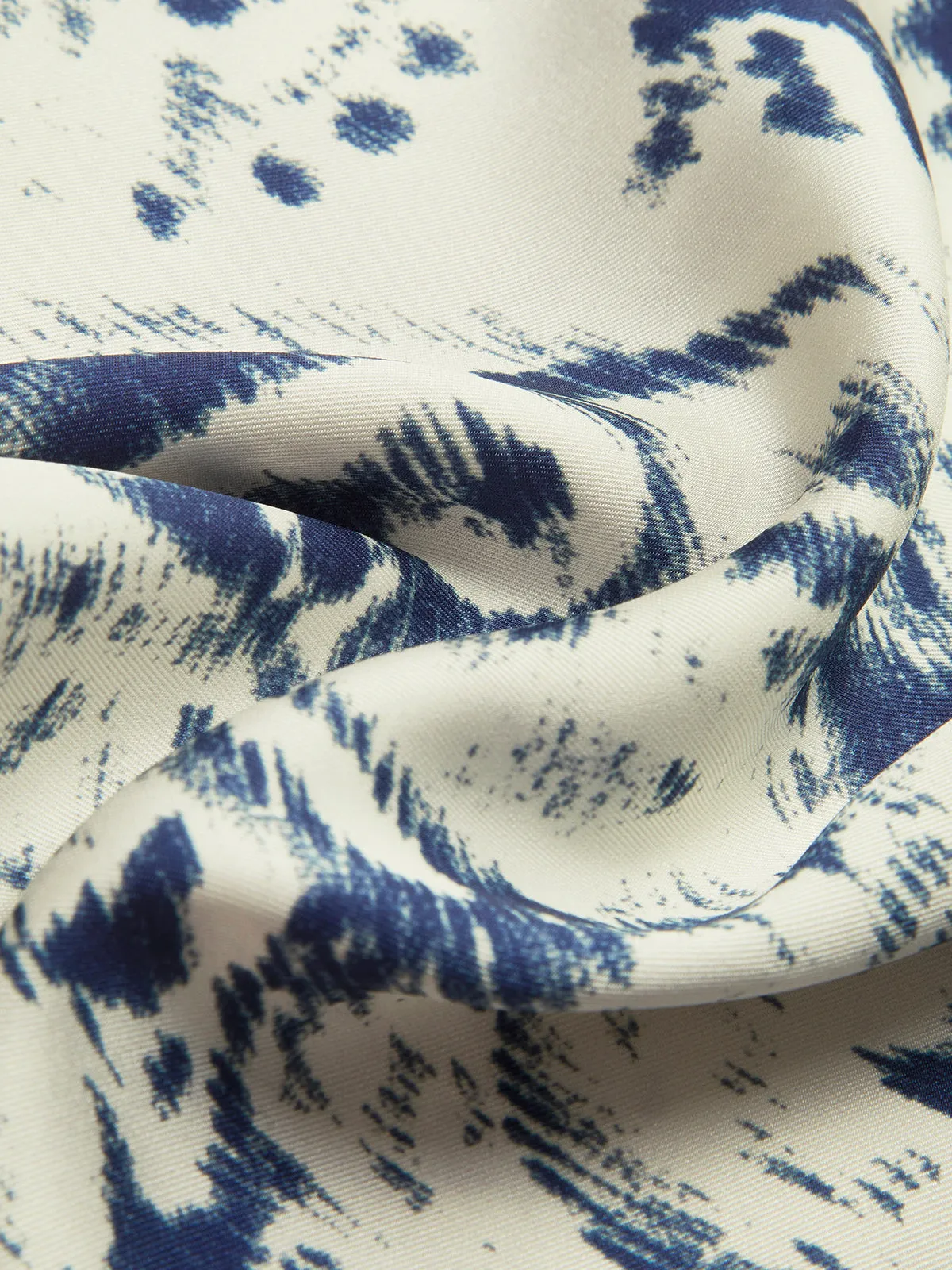 Boheme Printed Satin Breasted Polo Shirt sold by COMMENSE product image thumbnail 5