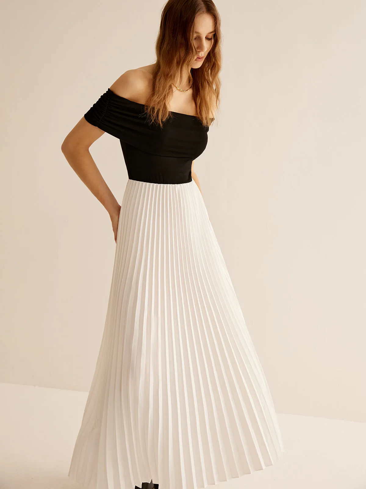 Off-Shoulder Panel Pleated Slit Dress sold by COMMENSE product image thumbnail 4