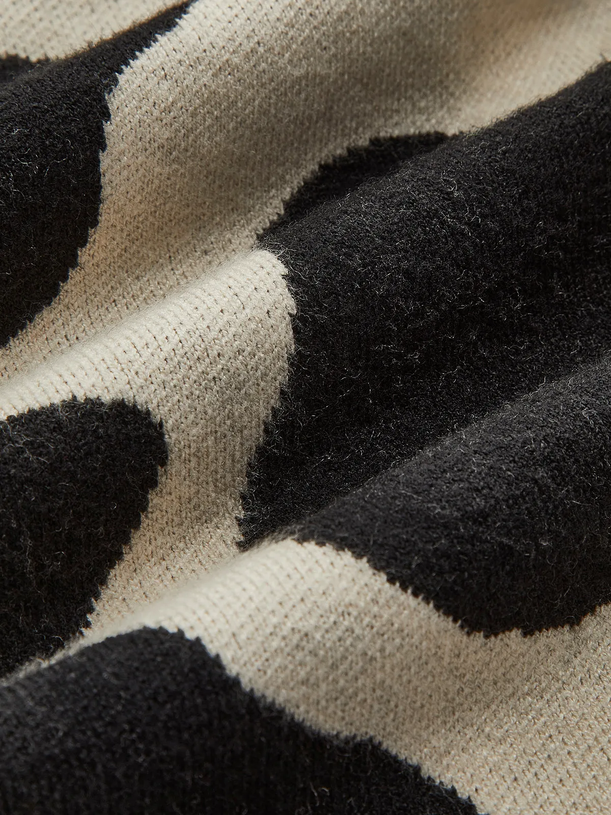 Zebra V-Neck Cardigan sold by COMMENSE product image thumbnail 4