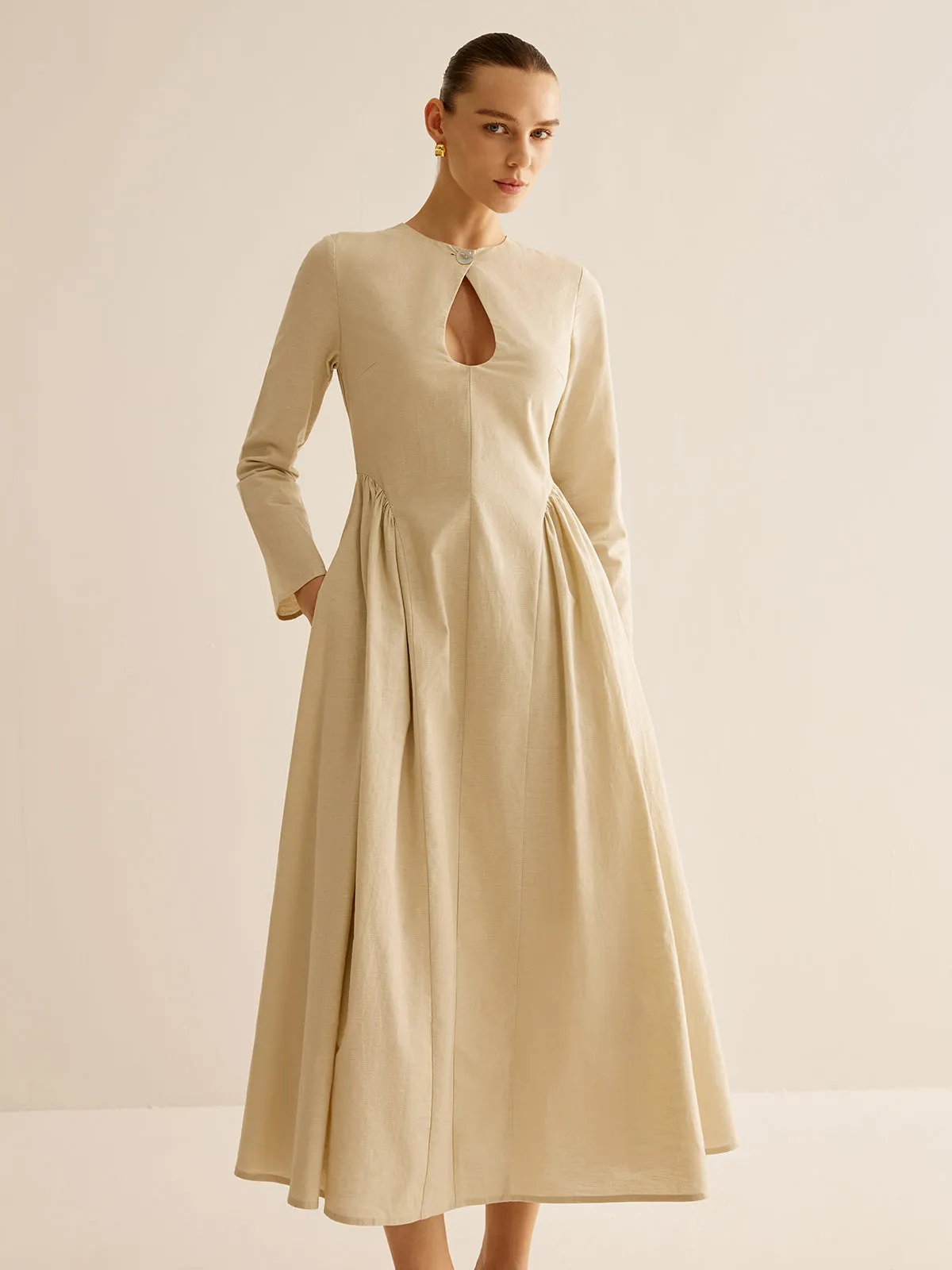 Keyhole Neckline Panel Pleated Dress sold by COMMENSE product image thumbnail 4