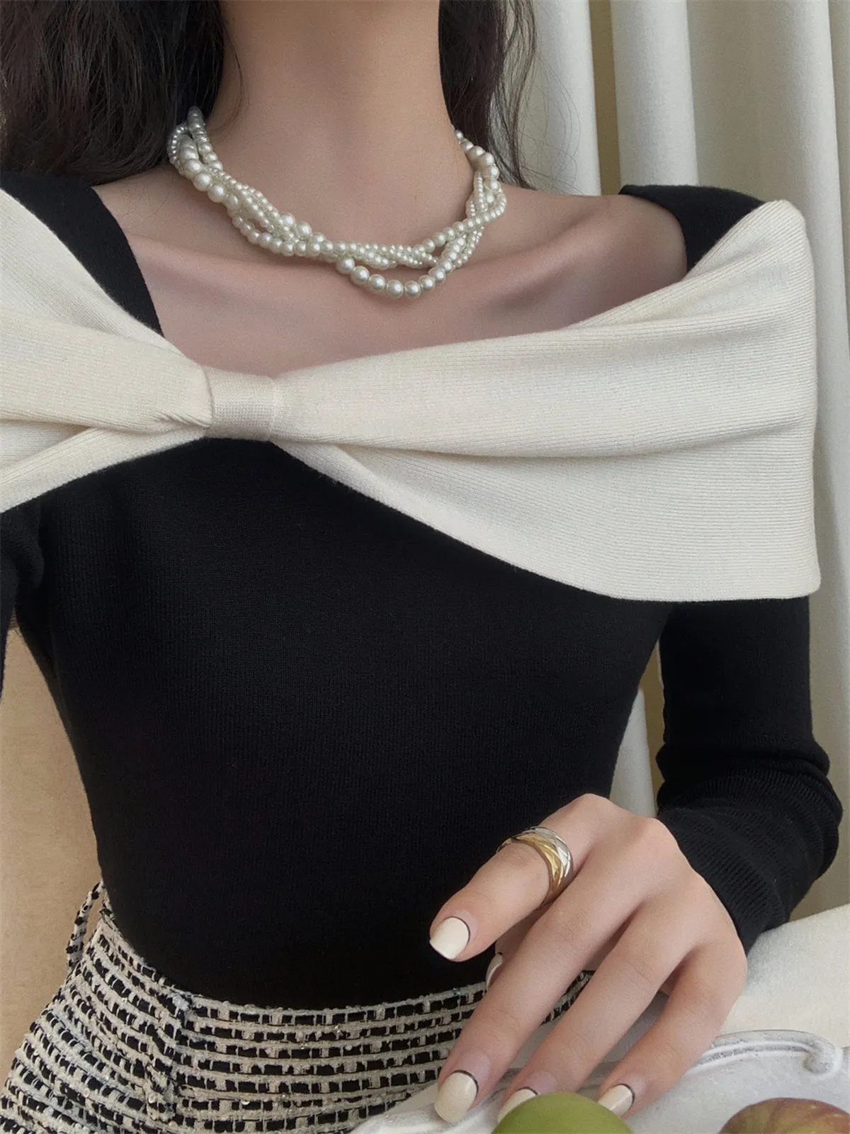 Color Block Bow Slim Sweater sold by COMMENSE product image thumbnail 2