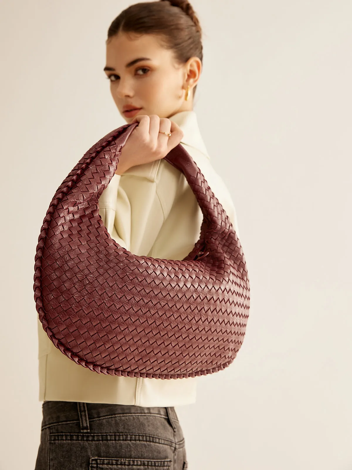 Rounded Woven Zipper Handbag sold by COMMENSE product image thumbnail 2