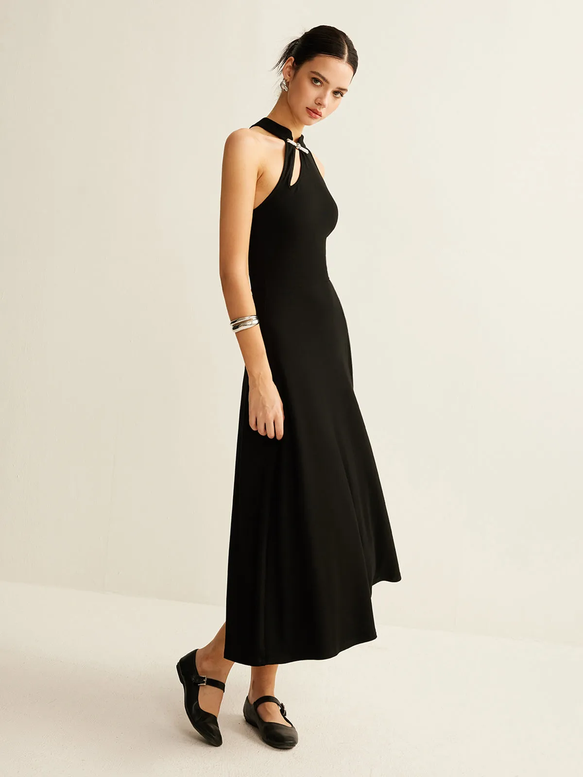 Plain Sleeveless Cutout Dress sold by COMMENSE product image thumbnail 5