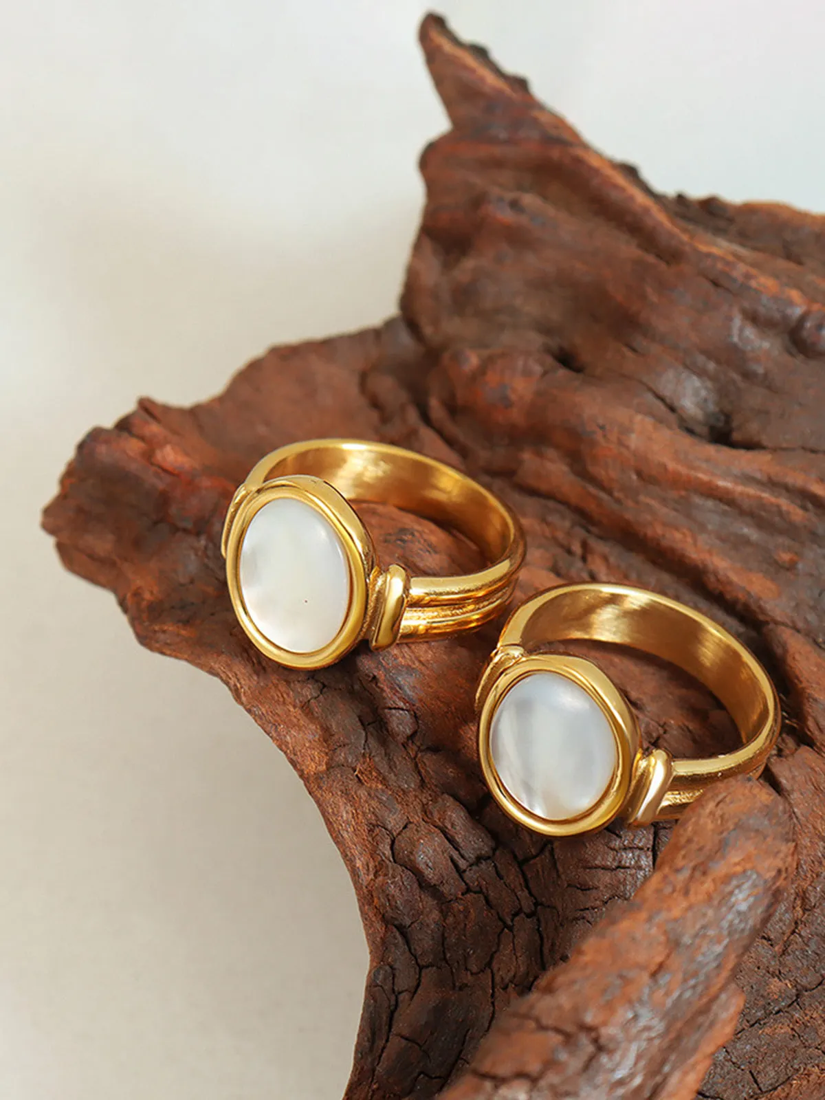 Elegant White Sea Shells Ring sold by COMMENSE product image thumbnail 3