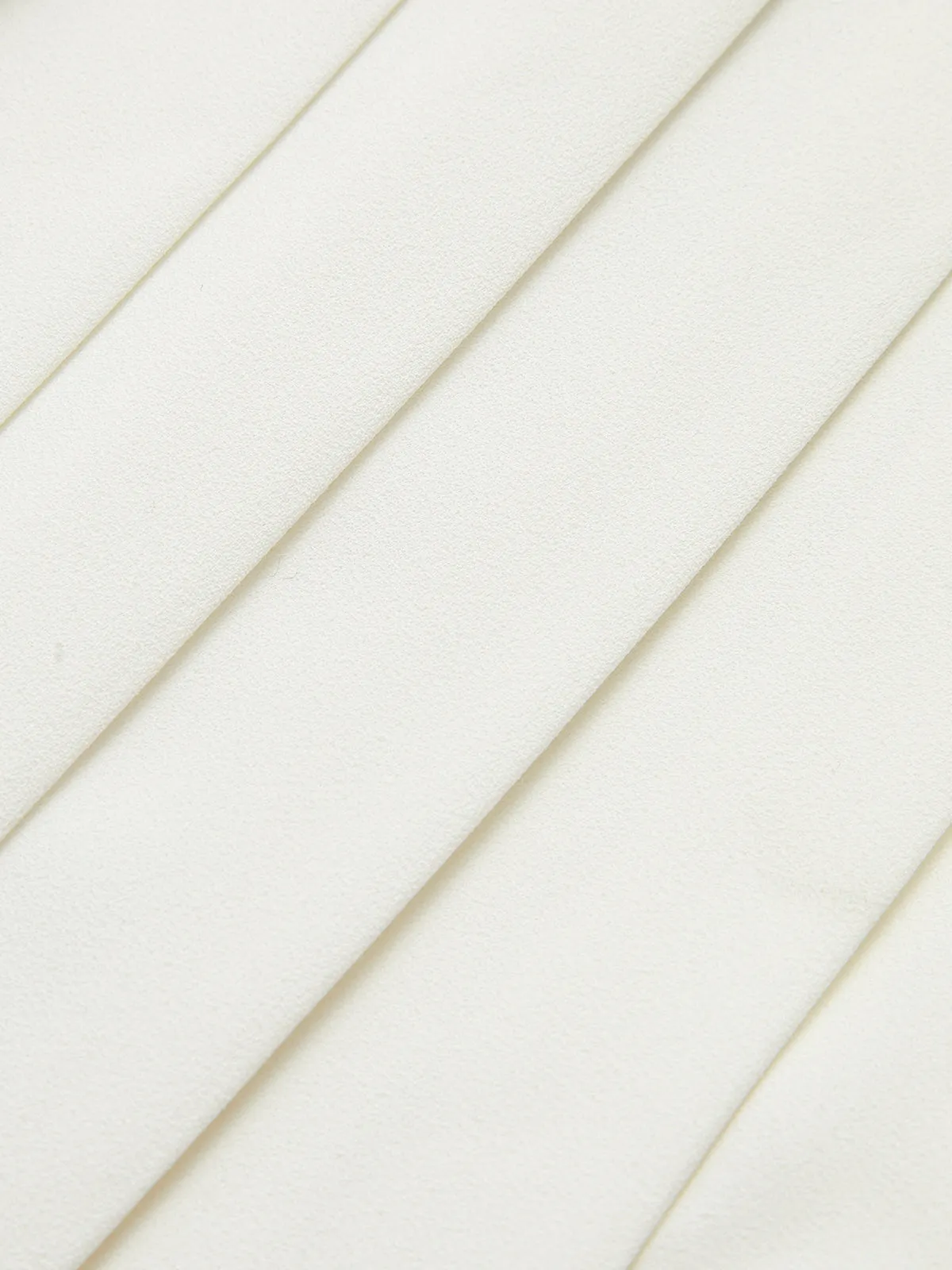 Two-Tone Pleated Midi Skirt sold by COMMENSE product image thumbnail 4