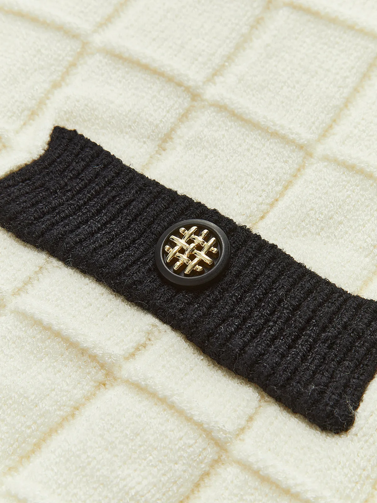 Contrast Trim Plaid Pullover Sweater sold by COMMENSE product image thumbnail 3