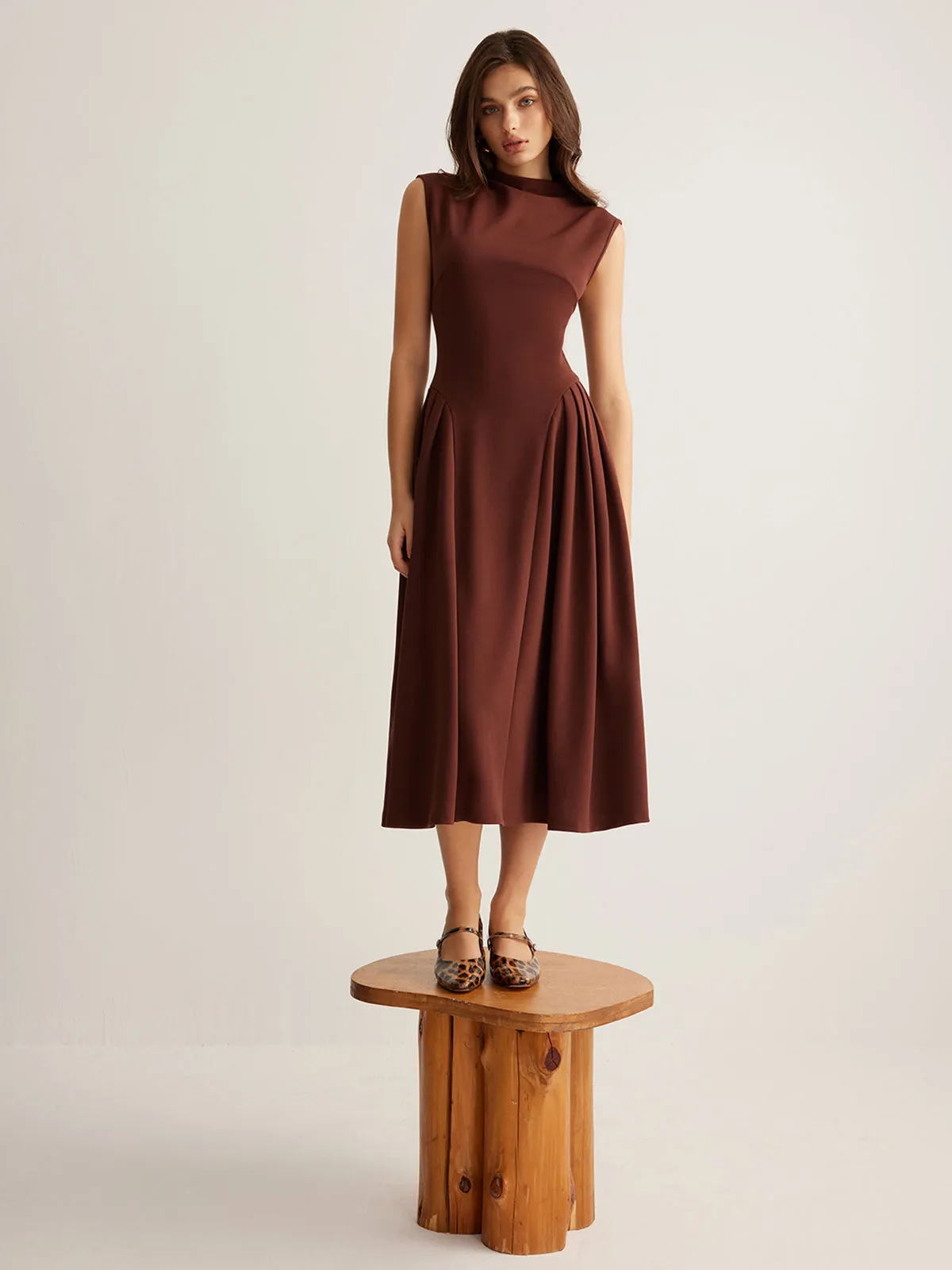 Sleeveless Pleated Pockets Dress Without Belt sold by COMMENSE product image thumbnail 4