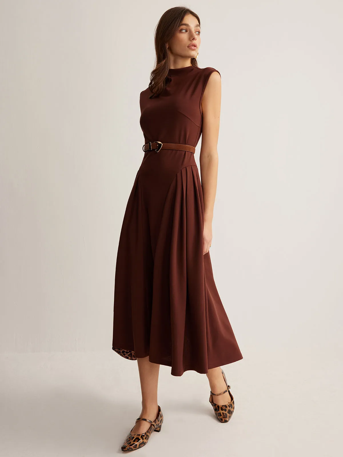 Sleeveless Pleated Pockets Dress Without Belt sold by COMMENSE