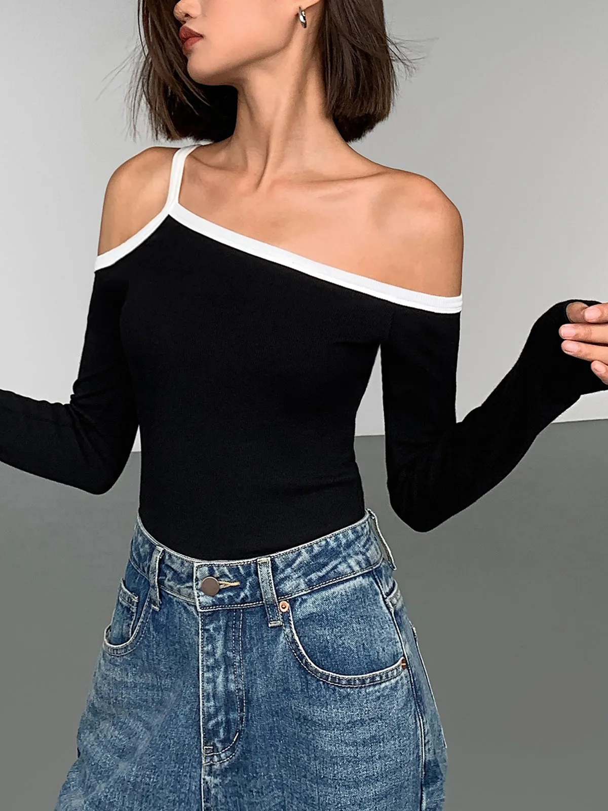 Asymmetrical Contrast Strap Slim Top sold by COMMENSE product image thumbnail 2