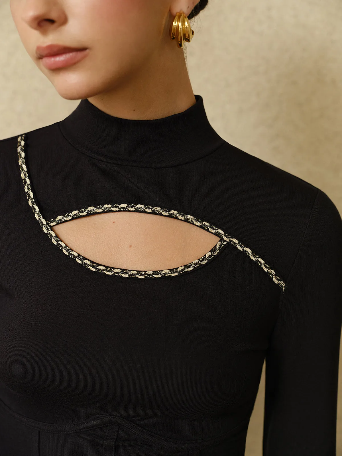 Contrast Trim Cutout Piping Top sold by COMMENSE product image thumbnail 3