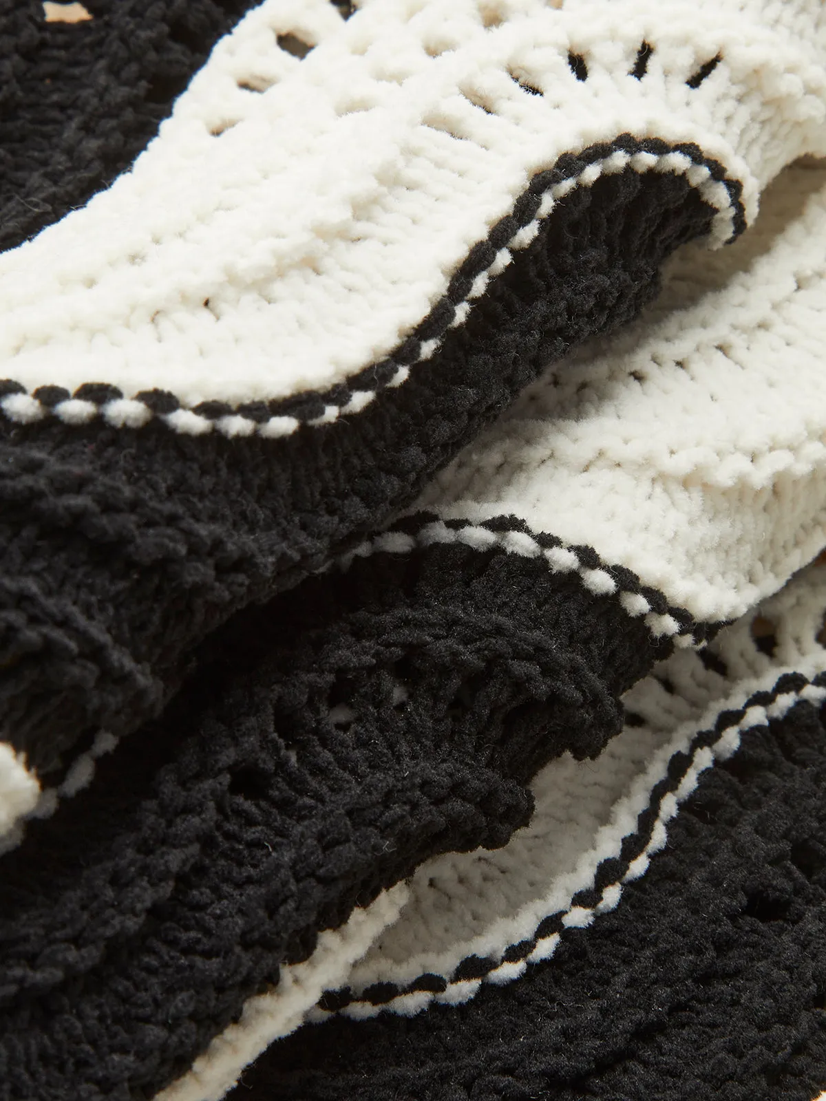 Two-Tone Wave Striped Sweater sold by COMMENSE product image thumbnail 4